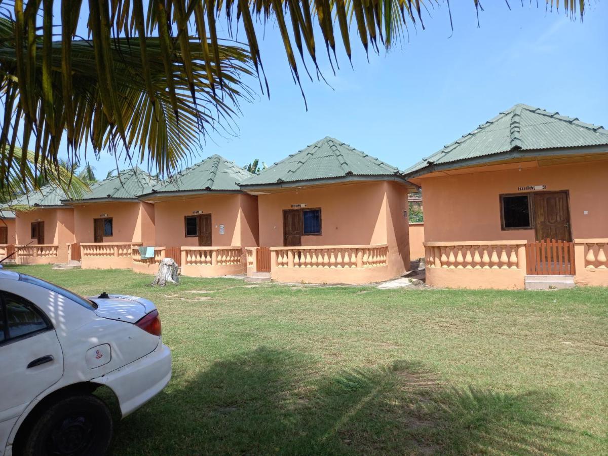 Comfort Beach Resort Biriwa Exteriör bild